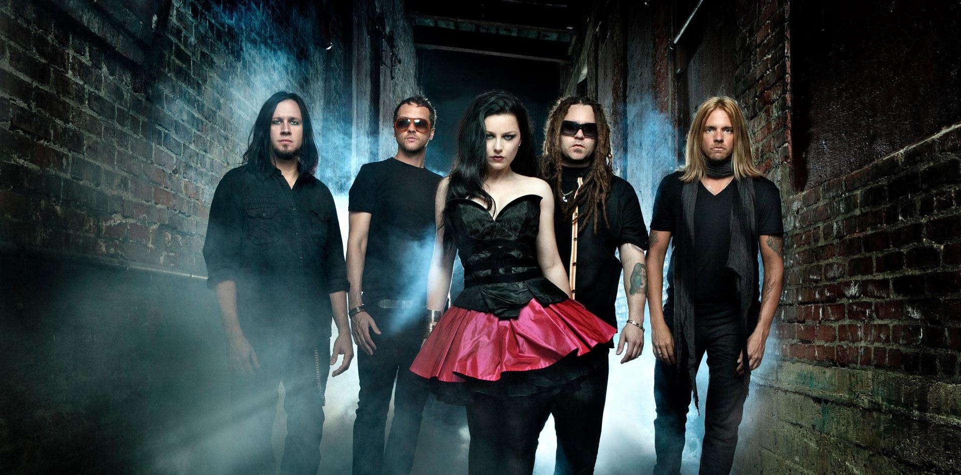 Amy lee evanescence 2003. Evanescence 2005. Evanescence rock. Evanescence 2023. Еванесенсес солистка.