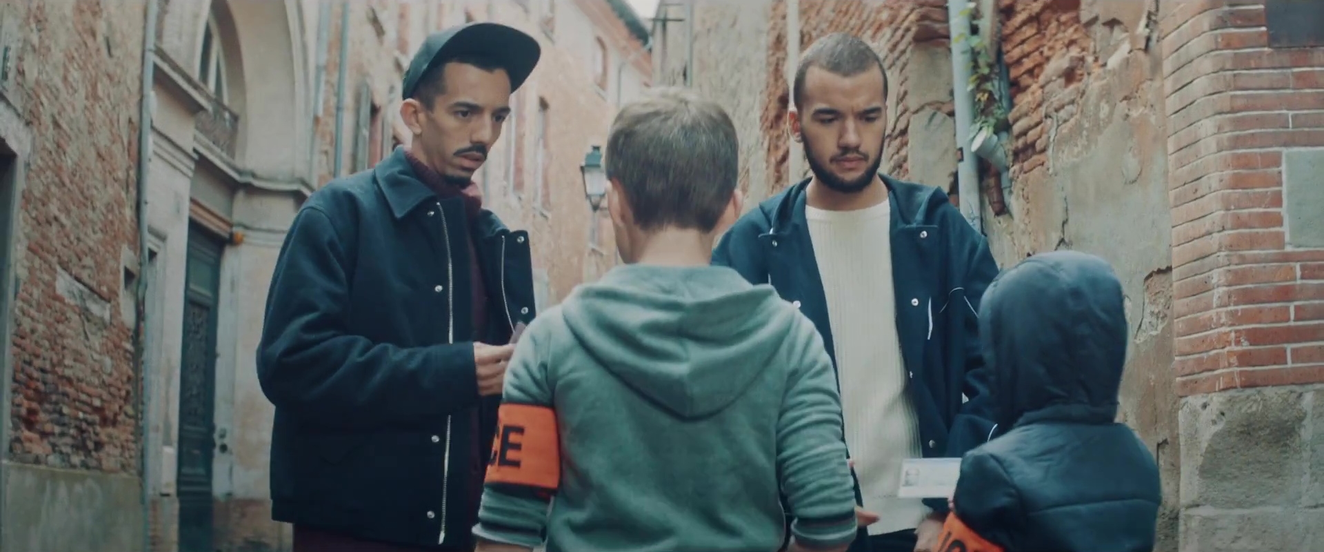Les Autres C'est Nous Bigflo Et Oli Bigflo & Oli replongent en enfance dans « Plus Tard » ! | LIVE ACTU