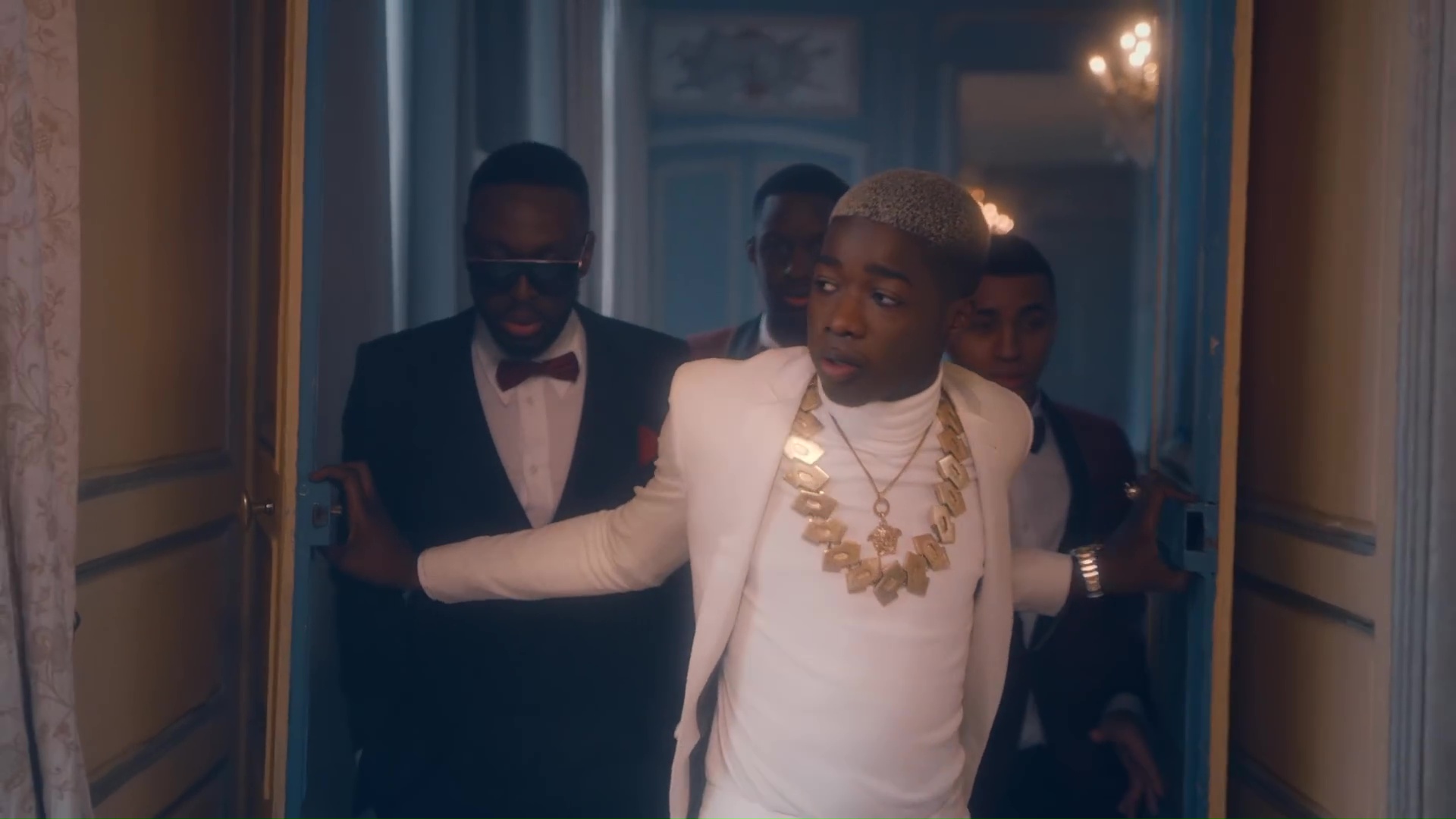 MHD et Dadju s'associent le temps de « Bébé » ! | LIVE ACTU