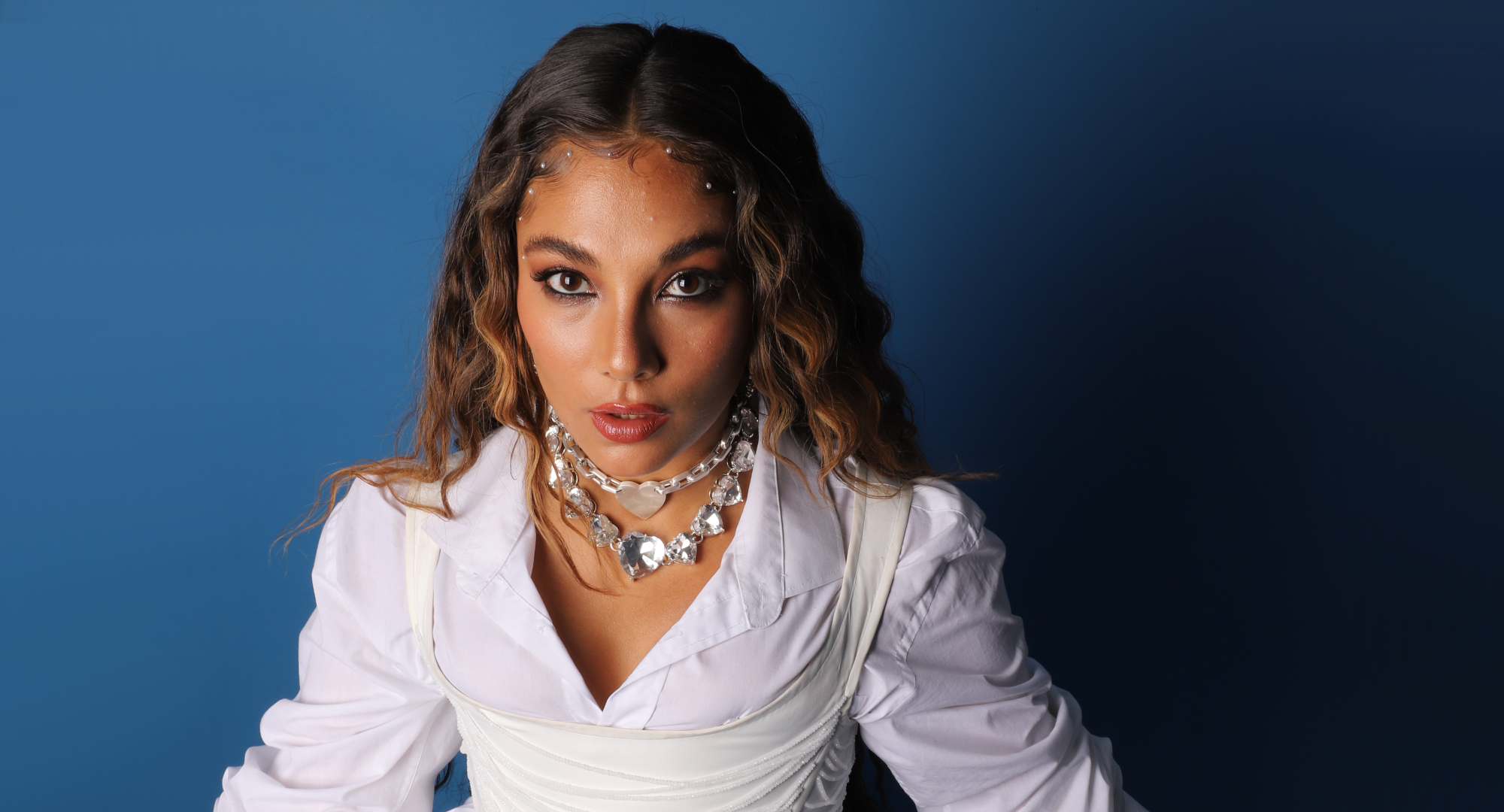 Chilla n'a « Pas De Limite » dans son nouveau clip ! LIVE ACTU